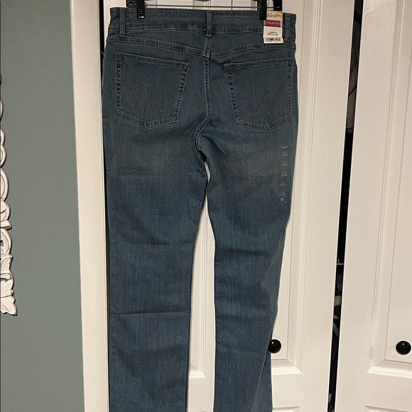 Wrangler Women’s Straight Leg Jeans - Picture 5 of 8